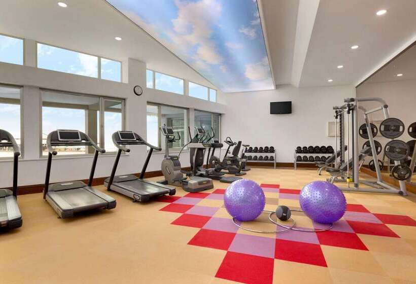 فندق Ramada By Wyndham Baku