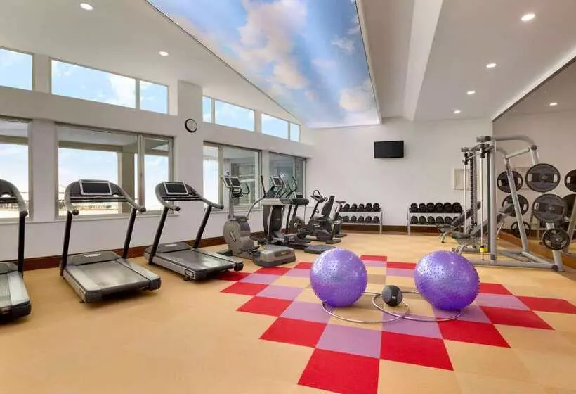 هتل Ramada By Wyndham Baku