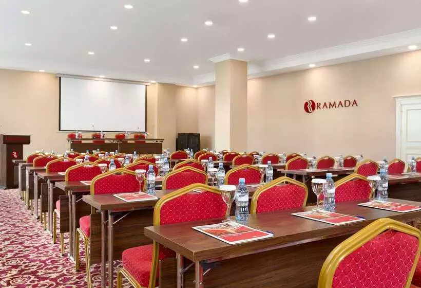 هتل Ramada By Wyndham Baku