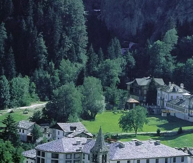 בית מלון כפרי Residence Universo