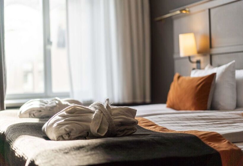 هتل Scandic Grand Central