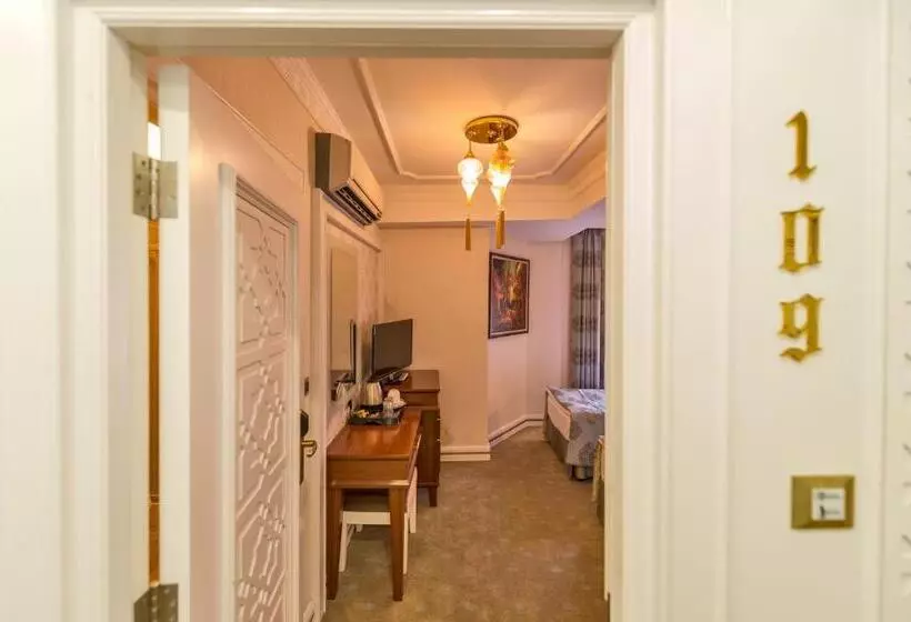 Hotel The Empress Theodora