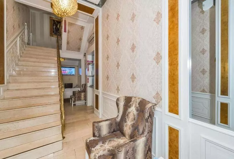 Hotel The Empress Theodora