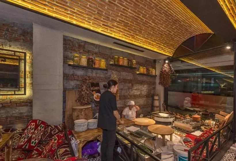 Hotel The Empress Theodora