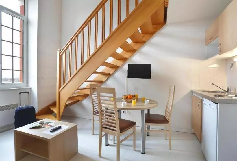 هتل Vacancéole Les Demeures Champenoises