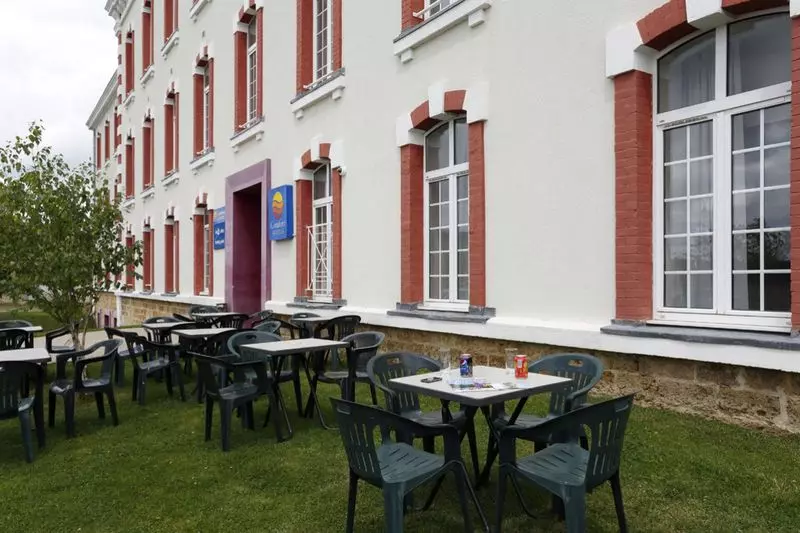 هتل Vacancéole Les Demeures Champenoises