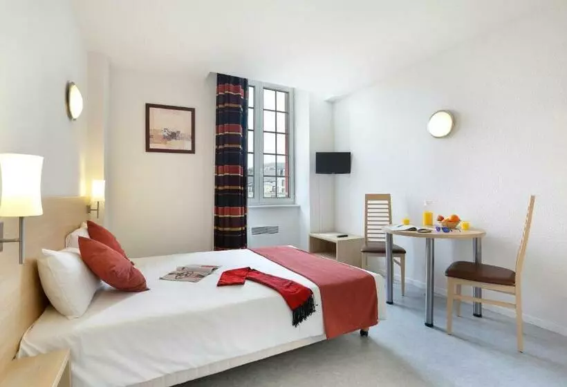 هتل Vacancéole Les Demeures Champenoises