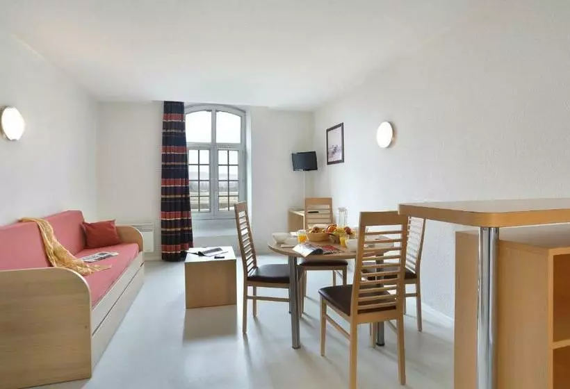 هتل Vacancéole Les Demeures Champenoises