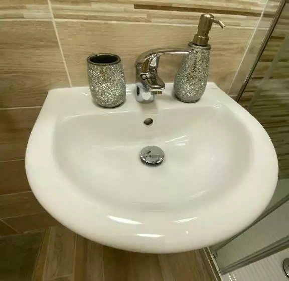 پانسیون Atena Apartments B&b Gold
