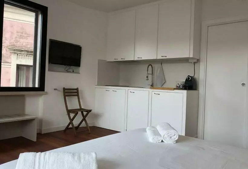 ペンション Sunny Apartments