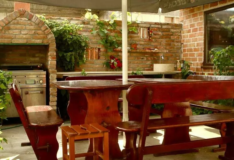 Majatalo Vila Azaleea