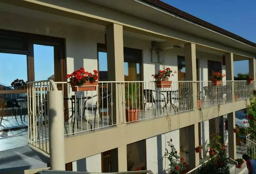 Majatalo Vila Azaleea