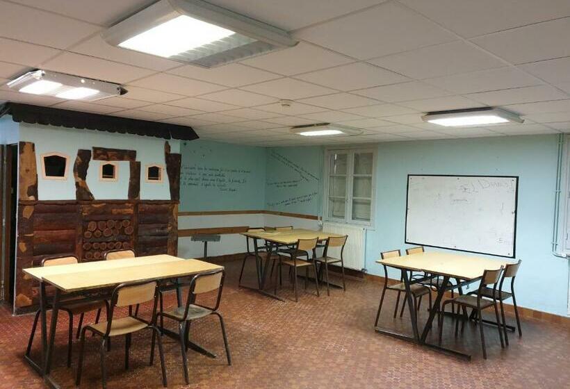 هاستل Peyranère