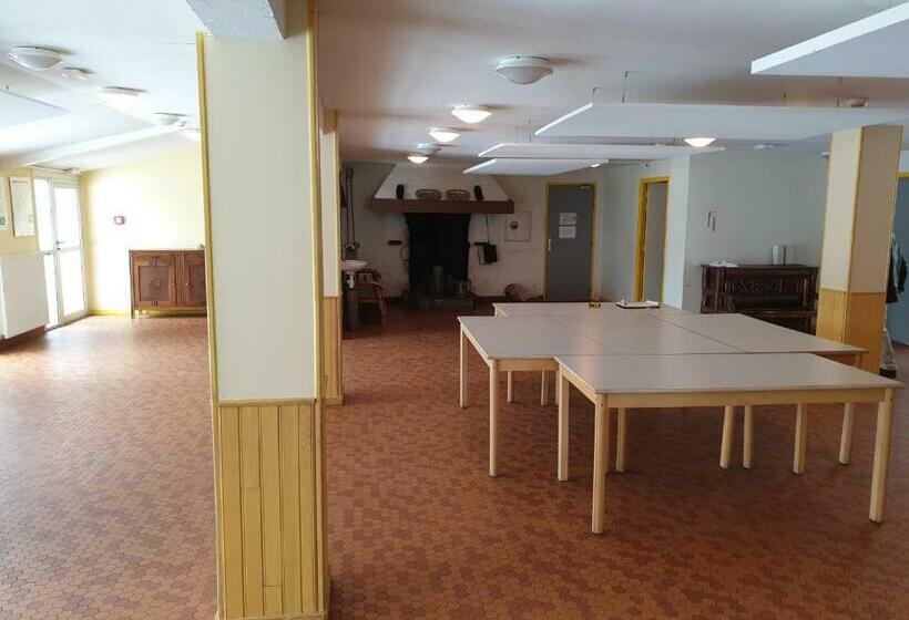 هاستل Peyranère