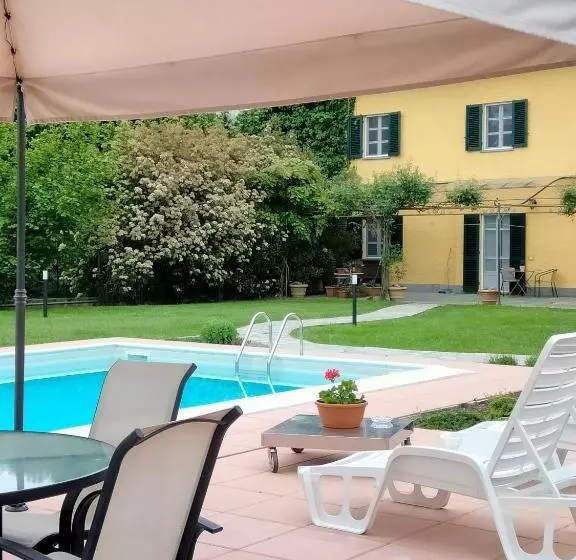 تختخواب و صبحانه Bed&breakfast Villa Camilla