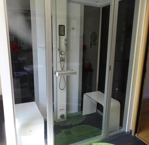 تختخواب و صبحانه La Bambouseraie