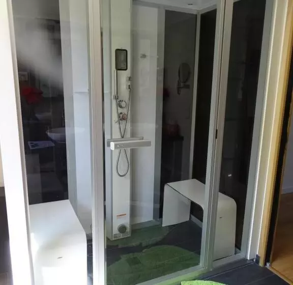 ベッドアンドブレックファースト La Bambouseraie