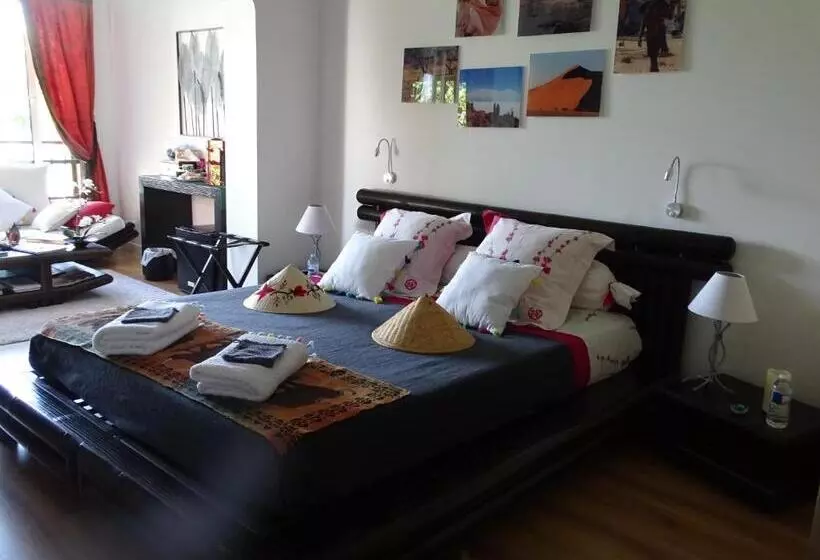 ベッドアンドブレックファースト La Bambouseraie