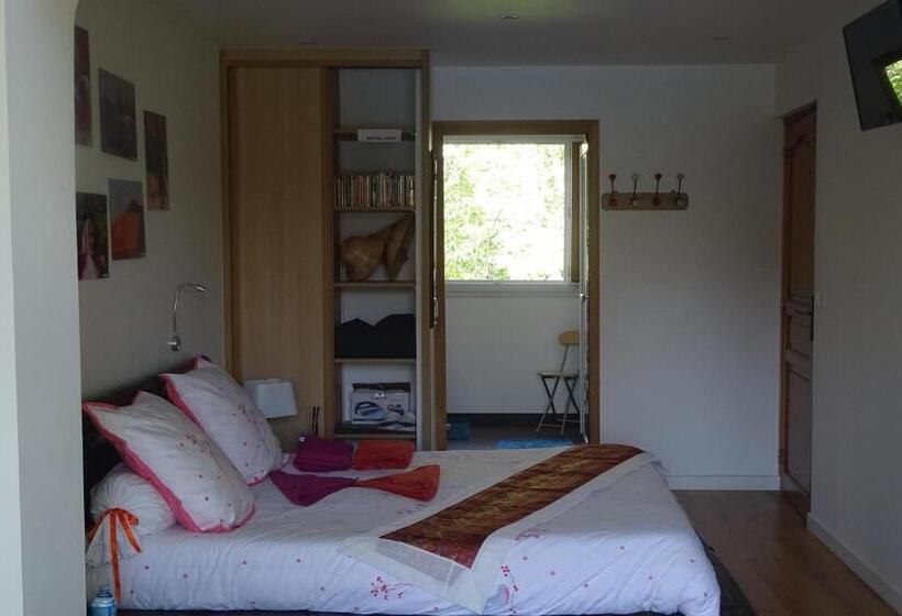 تختخواب و صبحانه La Bambouseraie