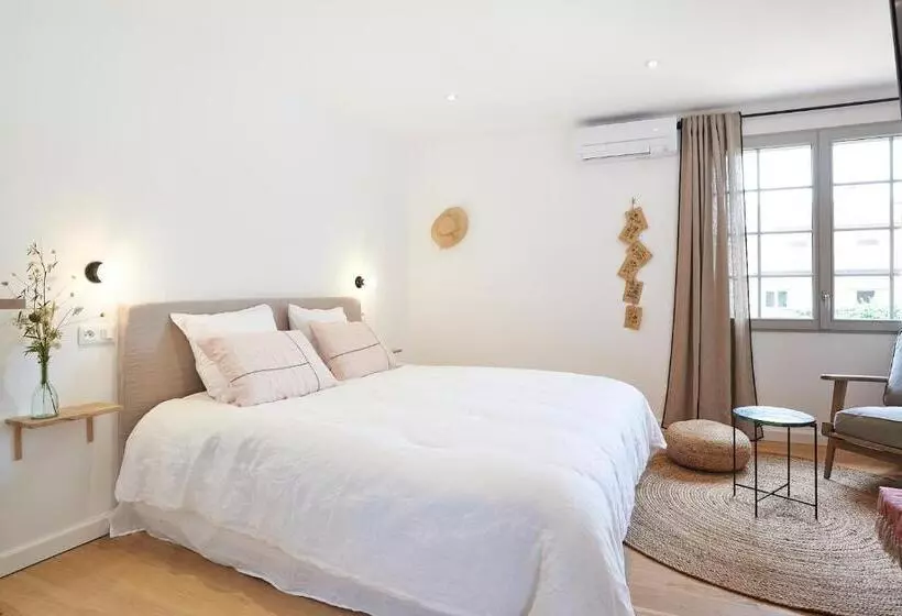 Bed and Breakfast Maison 1634 Parking, Petit Dejeuner Compris, Proche Centre, Climatisation, Piscine