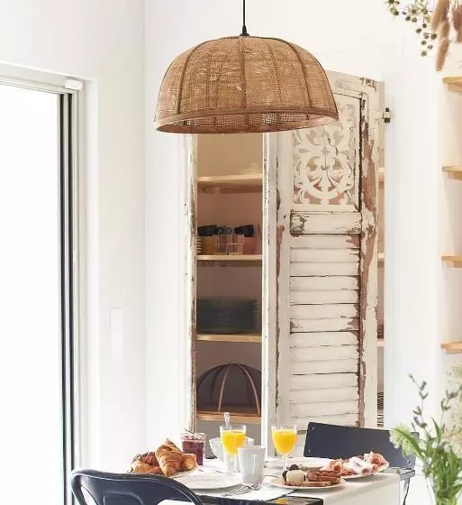 Bed and Breakfast Maison 1634 Parking, Petit Dejeuner Compris, Proche Centre, Climatisation, Piscine