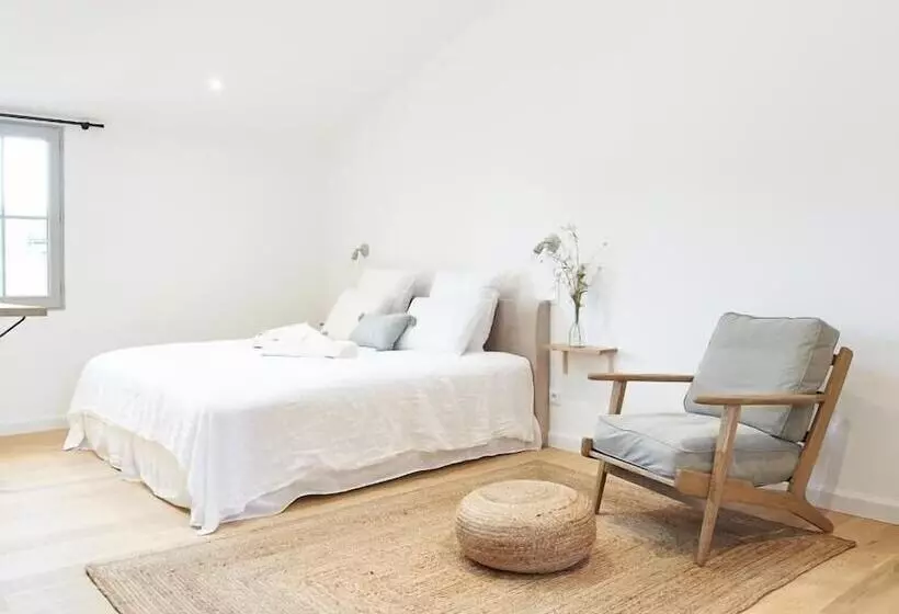 Bed and Breakfast Maison 1634 Parking, Petit Dejeuner Compris, Proche Centre, Climatisation, Piscine