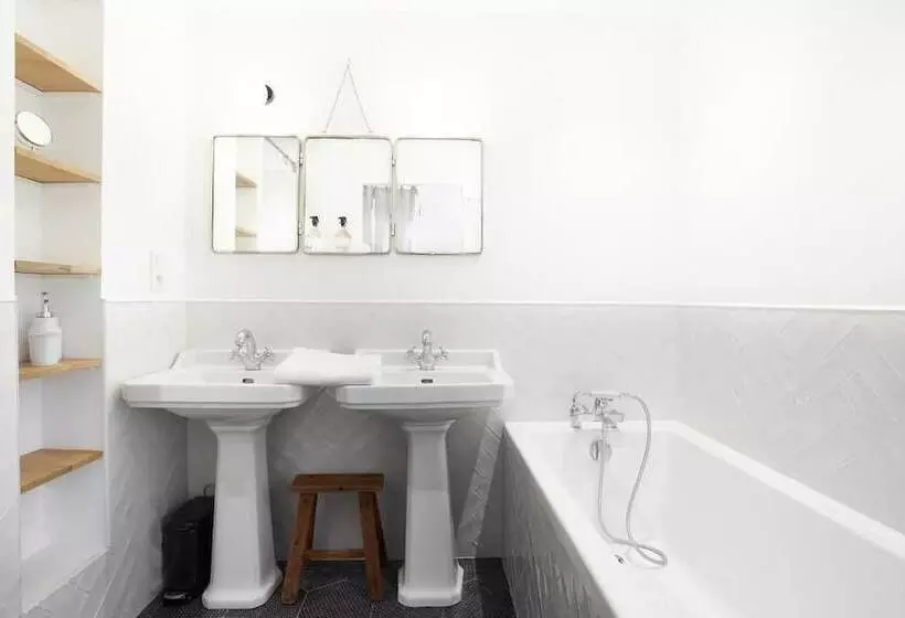 Bed and Breakfast Maison 1634 Parking, Petit Dejeuner Compris, Proche Centre, Climatisation, Piscine