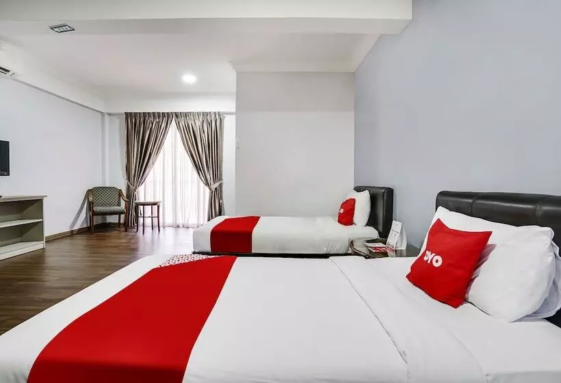 Hotelli Capital O 90490 Zaques