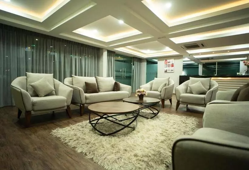 Hotelli Capital O 90490 Zaques