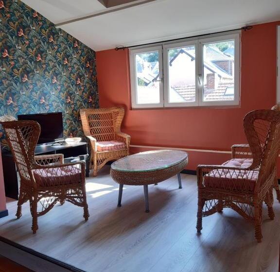 تختخواب و صبحانه La Maison D Yport