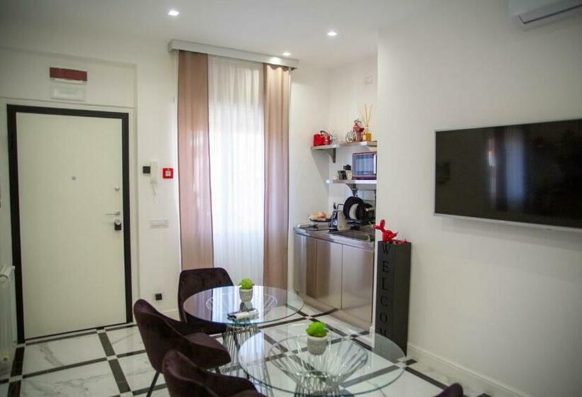 تختخواب و صبحانه Flyhouse Fiumicino