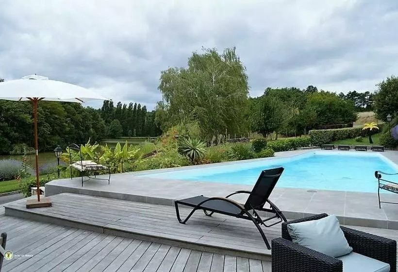 Aamiaismajoitus (B&B) Domaine Du Pont Salmois