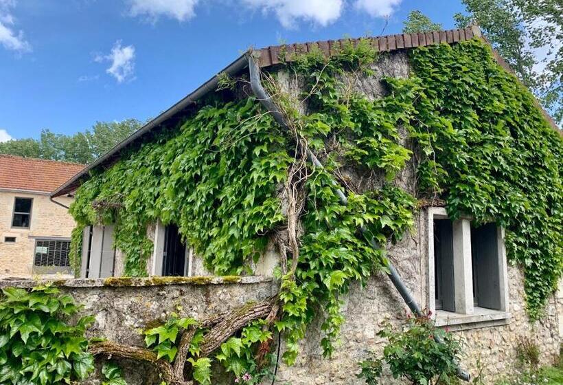 مبيت وإفطار Domaine Du Pont Salmois