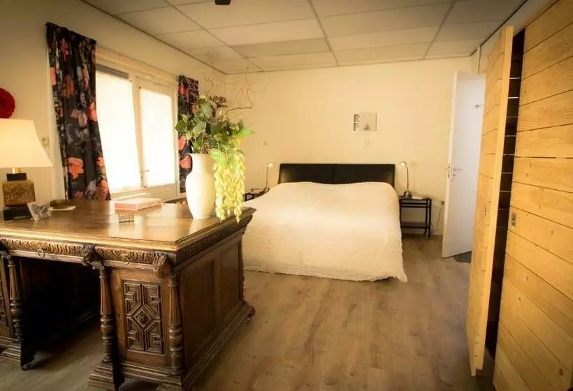 Aamiaismajoitus (B&B) Rumah Senang