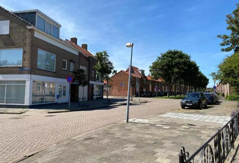 Aamiaismajoitus (B&B) Rumah Senang