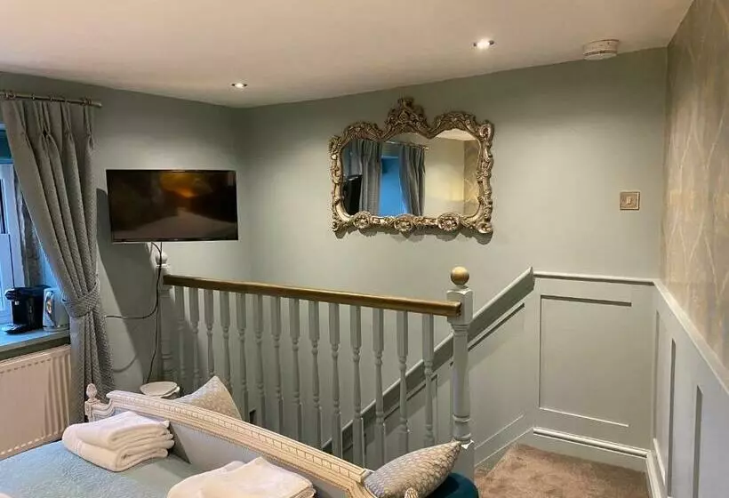 ベッドアンドブレックファースト Shibden Hall View