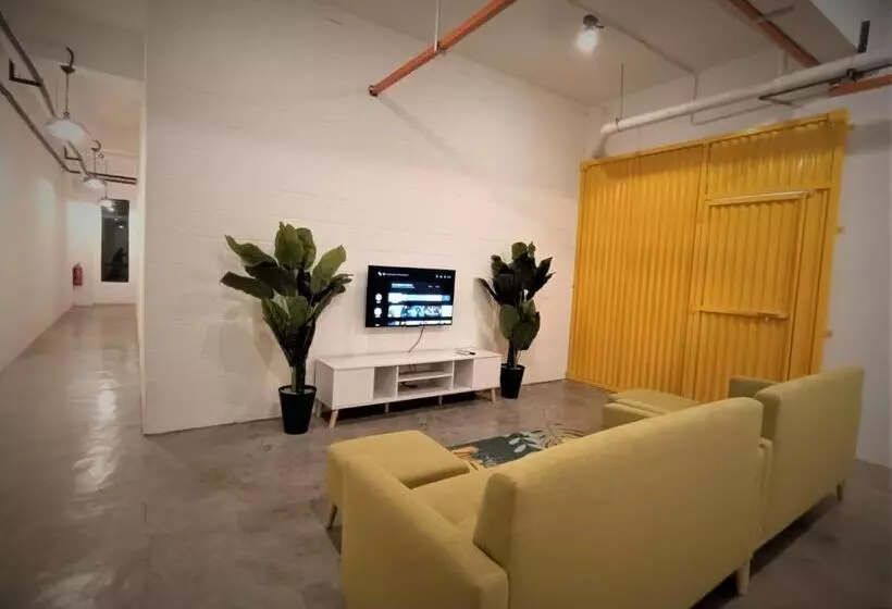 Hotelli Mwv Suite Room