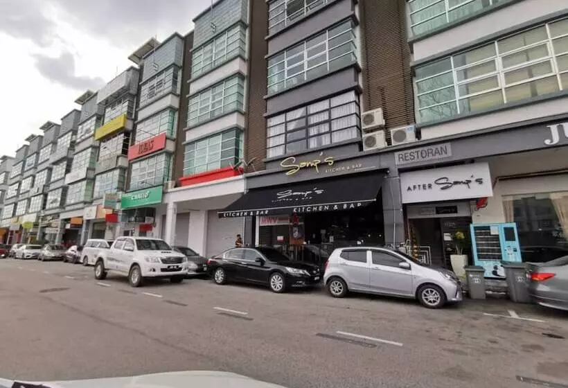 Hotelli Mwv Suite Room