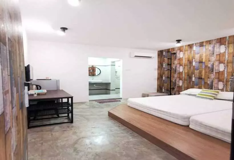 Hotelli Mwv Suite Room