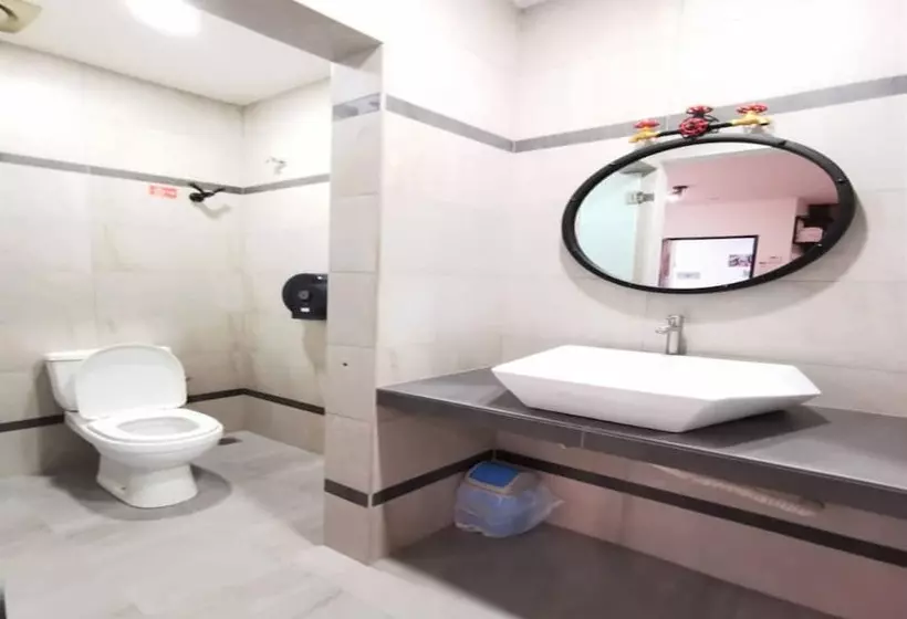 Hotelli Mwv Suite Room