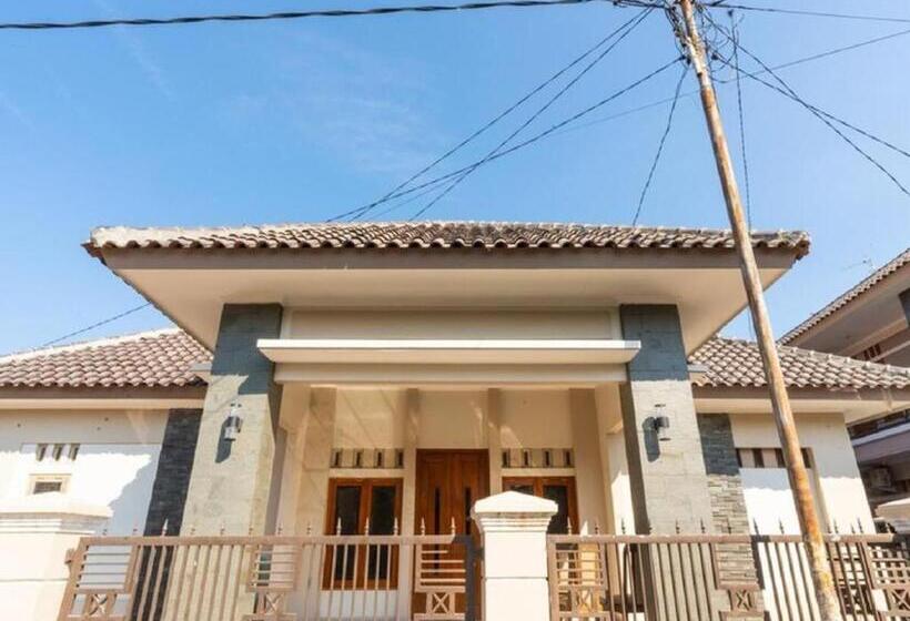 Hotell Wisma Andali Syariah Near Rsud Cideres