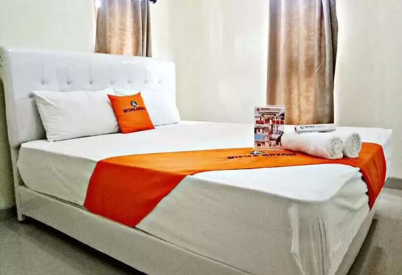 Hotelli Wisma Andali Syariah Near Rsud Cideres