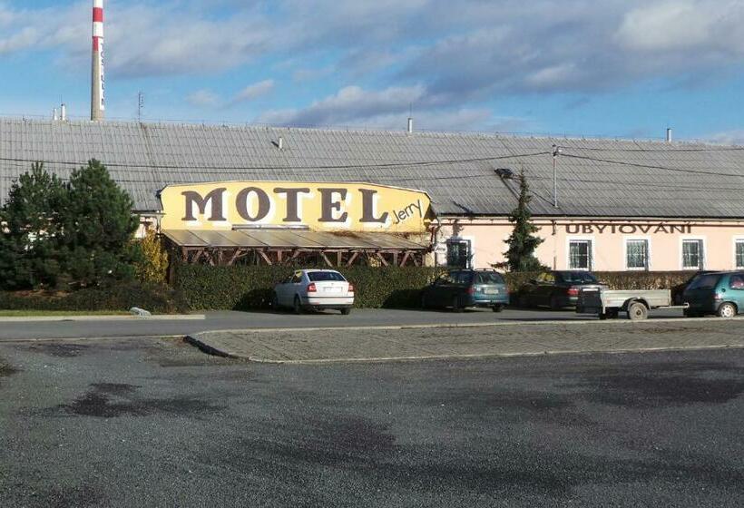 汽车旅馆 Penzion Duhet