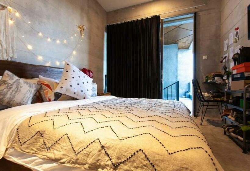 פנסיון Escotel Vanili Guest House