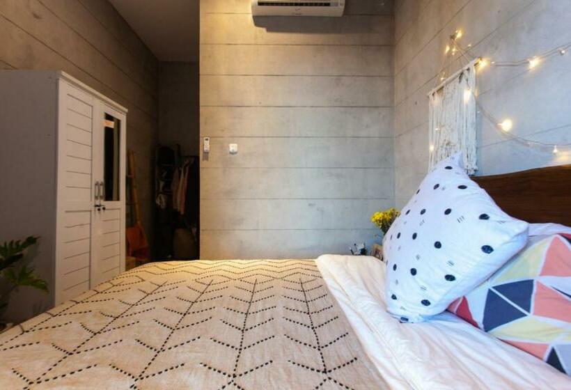 פנסיון Escotel Vanili Guest House