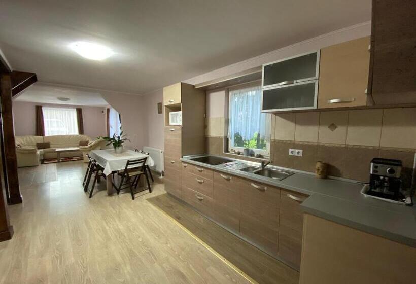 پانسیون Matyas Vendeghaz