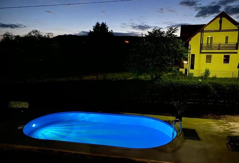 پانسیون Matyas Vendeghaz