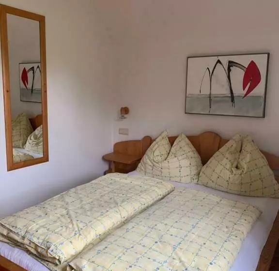 ユースホステル Koschak Wirt & Weinbauer