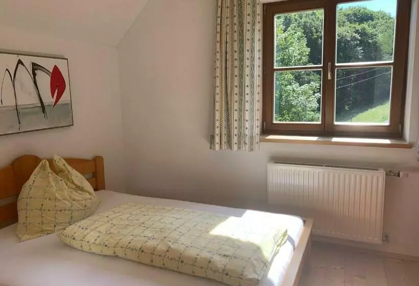 ユースホステル Koschak Wirt & Weinbauer