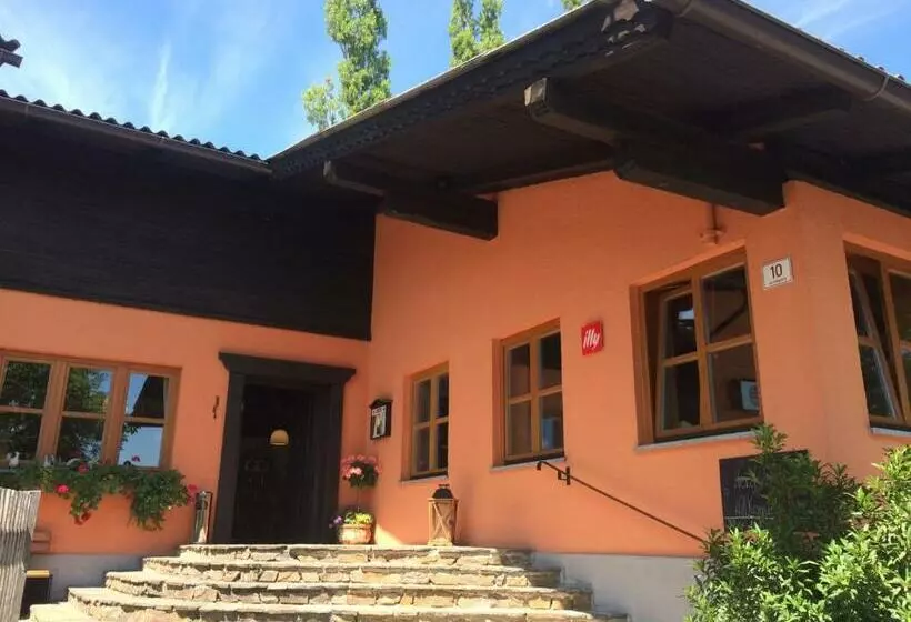 ユースホステル Koschak Wirt & Weinbauer